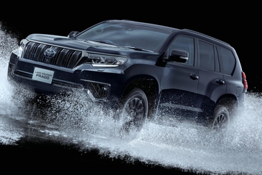 特別仕様車TX“Lパッケージ・Black Edition”（2.8Lディーゼル車7人乗り）