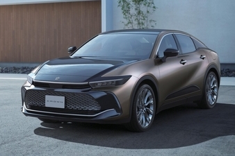 CROSSOVER G“Leather Package”（2.5Lハイブリッド車）